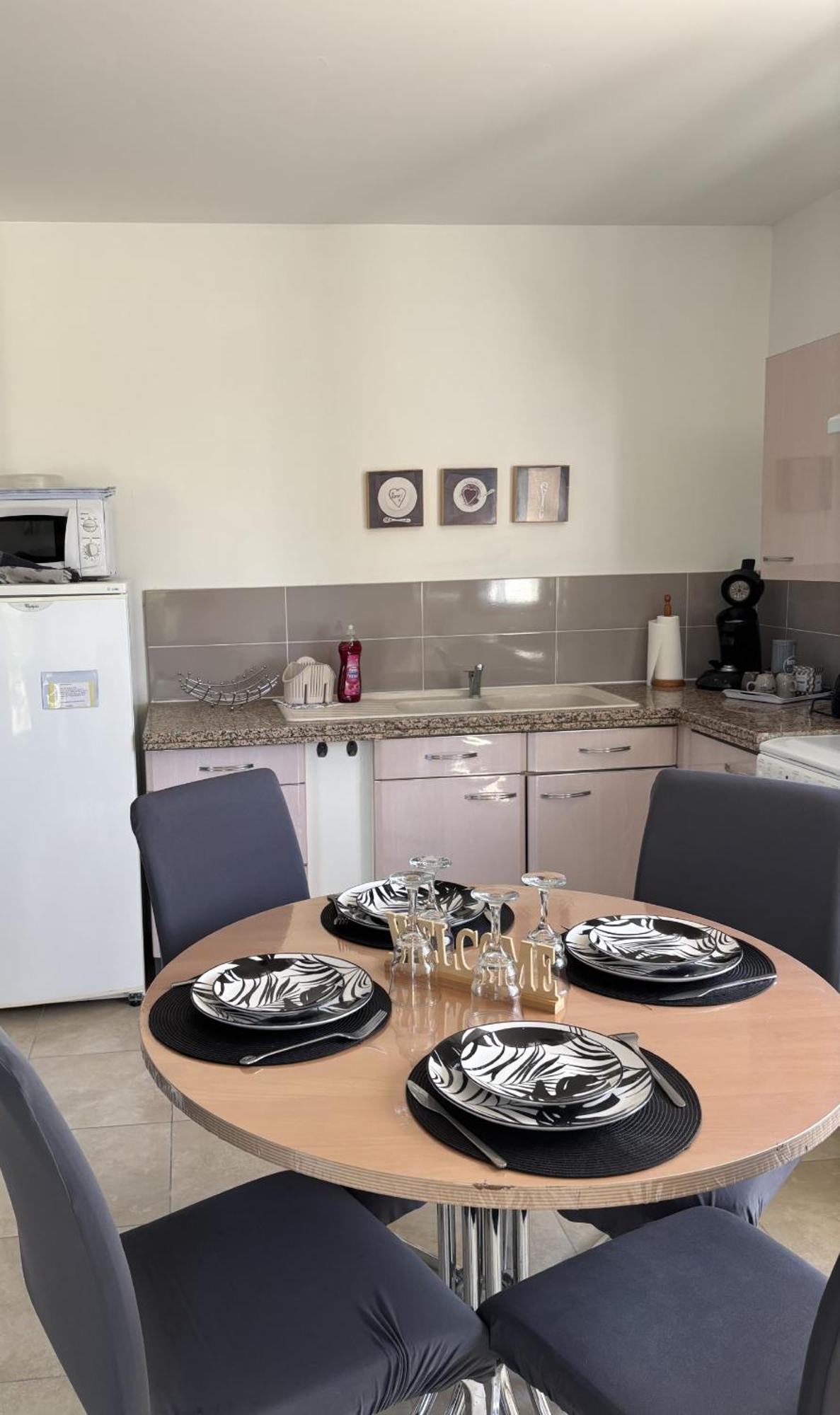 Appartement Romana Puissalicon 34 Bagian luar foto